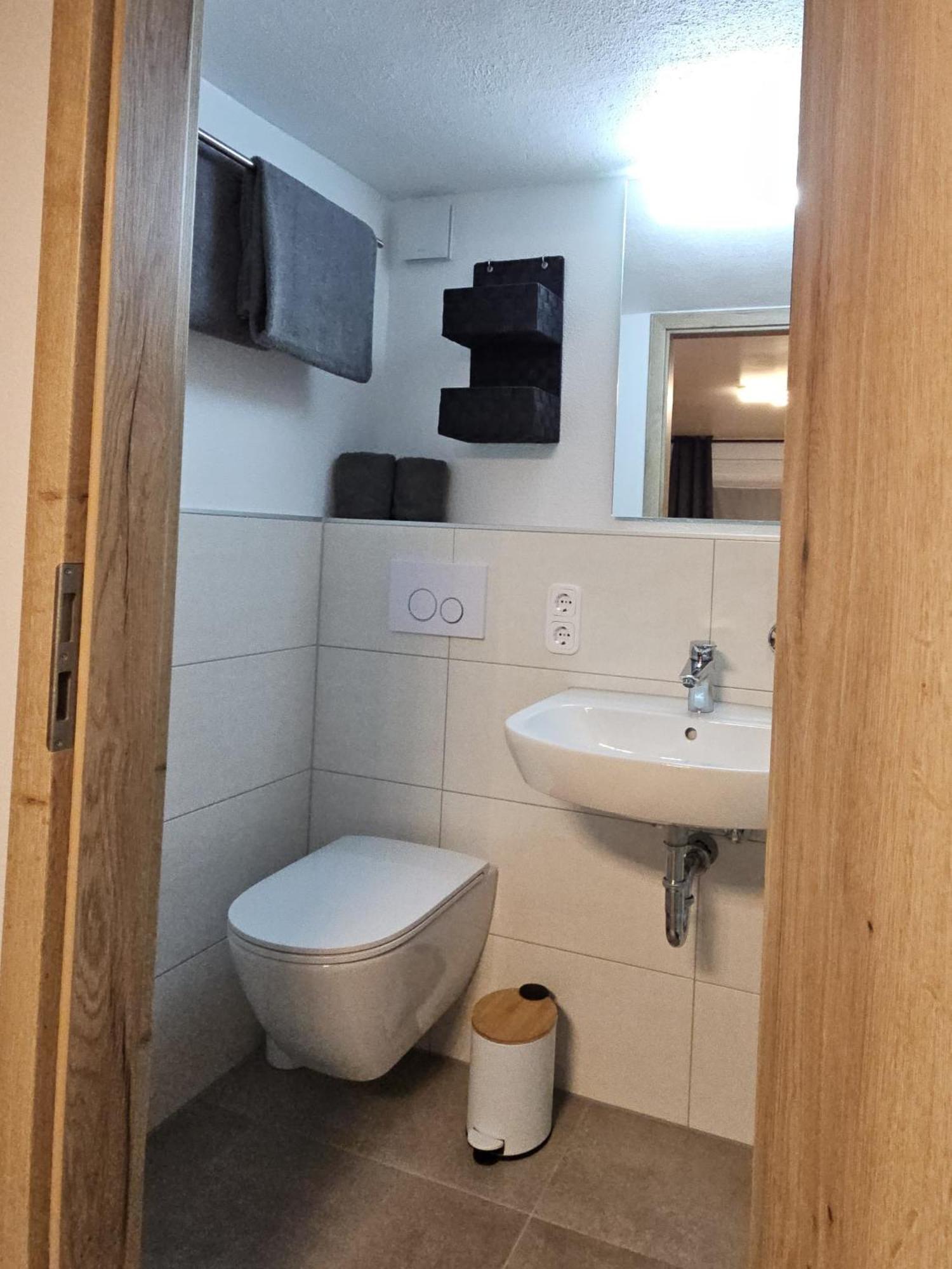Gemuetliche Ferienwohnung Im Westerwald - "Ferienwohnung Grau" Weitefeld Esterno foto